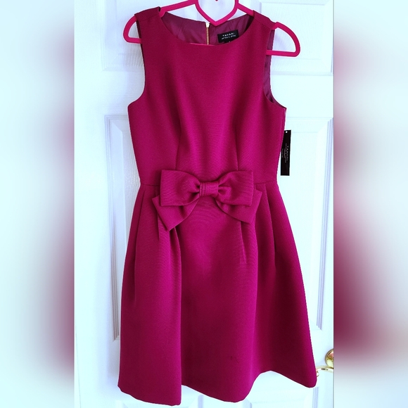 Tahari ASL Dresses & Skirts - Tahari Magenta Dress With Bow Accent